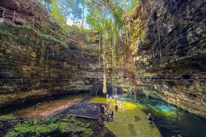 Chichen Itza, 2 Cenotes & Valladolid Tour from Cancun