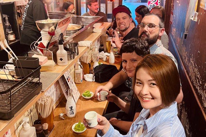新宿ナイトアフターダーク：プライベートナイトウォークツアー