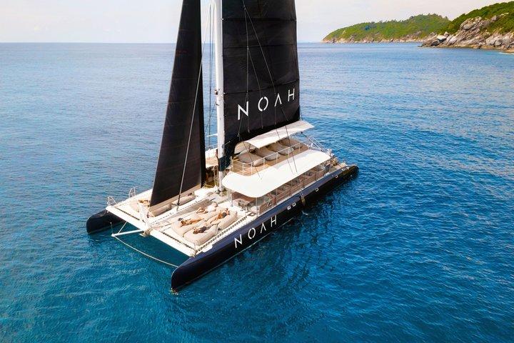 NOAHカタマランでコーラルラチャ島日帰りクルーズ