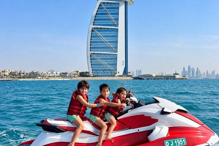 Passeio de jet ski e café da manhã à beira-mar - Dubai