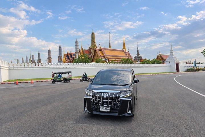 ラグジュアリーアルファードでのバンコクの小規模グループ寺院＆王宮ツアー