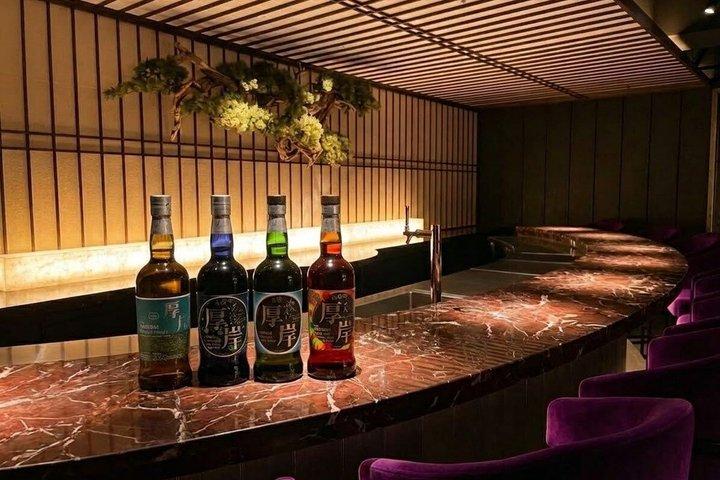 錦市場でのバーテンダーとの京都日本語酒テイスティング