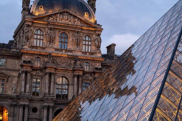 Louvre Museum Guided Tour with Entry Ticket