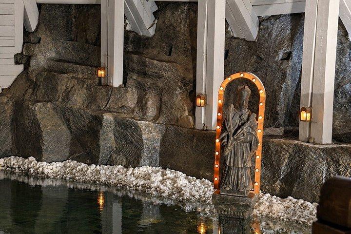 クラクフ発ヴィエリチカ塩鉱半日ツアー