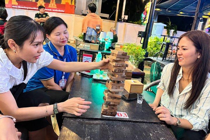 チェンマイのナイトライフ：ビール、ゲーム、パーティー体験