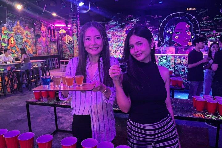 チェンマイのナイトライフ：ビール、ゲーム、パーティー体験