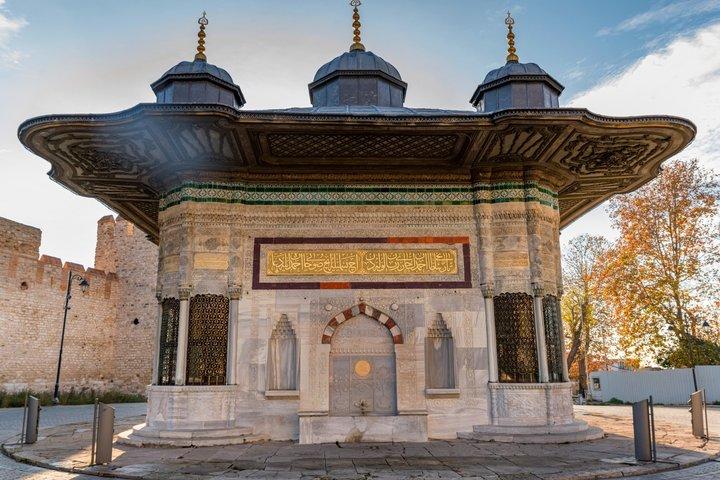 旧市街イスタンブールウォーキングツアー：ブルーモスクとグランドバザール