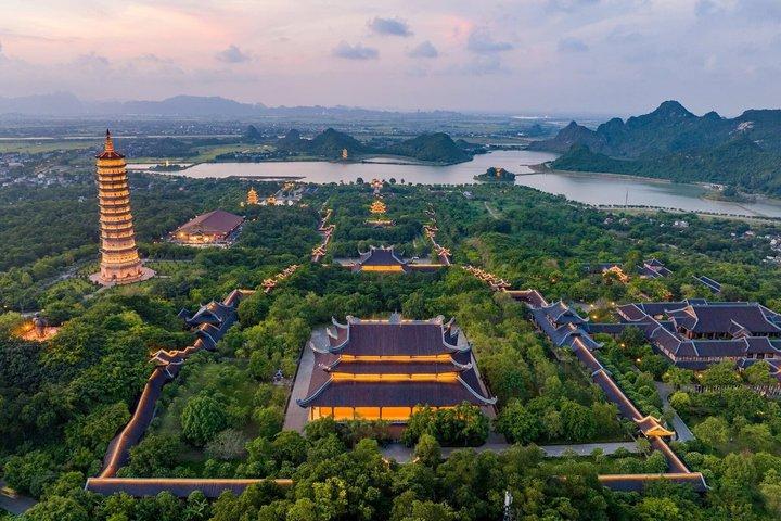 ニンビン：白丁寺複合施設、トランアンボートツアー＆ムーア洞窟