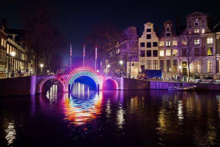 Amsterdam Light Festival Cruise with German Guide
