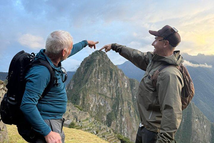 Machu Picchu Official Ticket, Round-Trip Bus & Private Guide