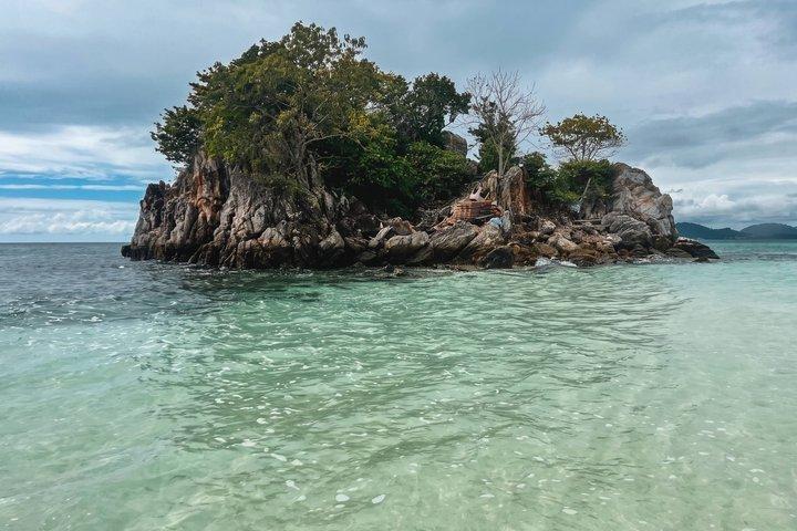 マヤベイとシュノーケリング付きのピピ島スピードボート日帰り旅行