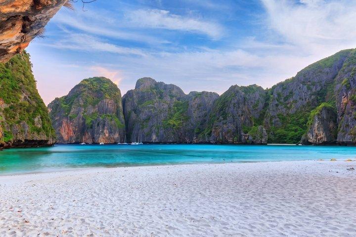 マヤベイとシュノーケリング付きのピピ島スピードボート日帰り旅行