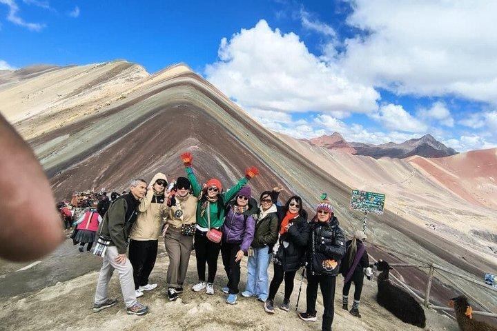 Caminhada de dia inteiro na Montanha do Arco-Íris - Aventura nos Andes Coloridos saindo de Cusco