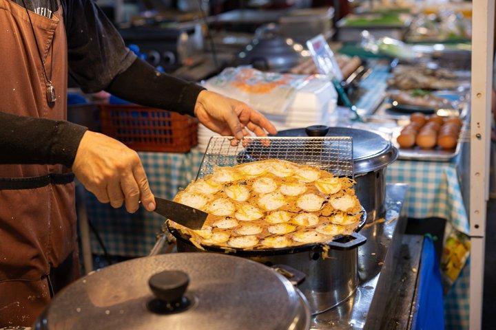 チェンマイの壁を越える夕食ツアー