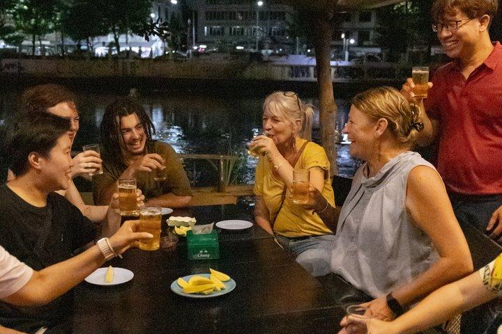 チェンマイの壁を越える夕食ツアー