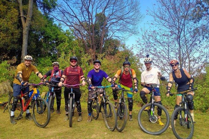 No.1 チェンマイ : Epic Doi Suthep Downhill MTB Adventure