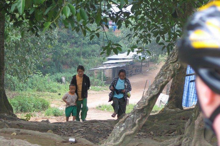 No.1 チェンマイ : Epic Doi Suthep Downhill MTB Adventure