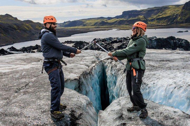 Sólheimajökull Glacier Hike – Eventyr i en lille gruppe