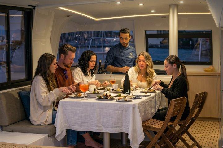 Sunset Katamaran: Tapas, Open Bar, Musik & Middag