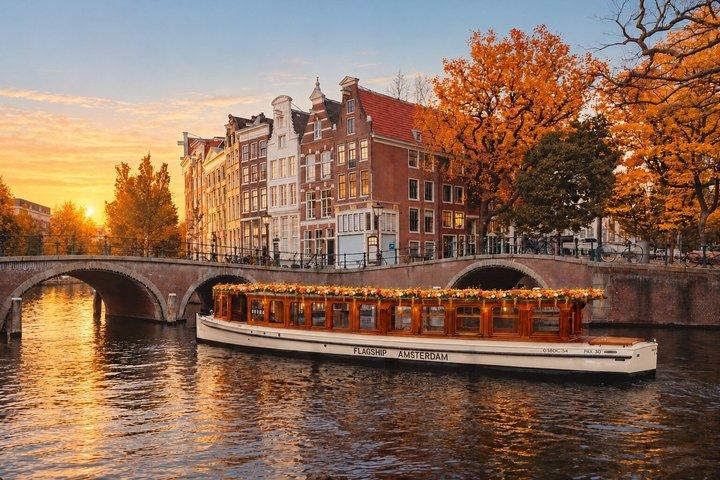 Luksuskanalbådtur i Amsterdam + Mulighed for ubegrænset drikkevarer og snacks