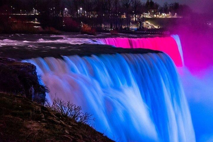 Niagara Falls Canada: Winter Festival of Lights Walking Tour