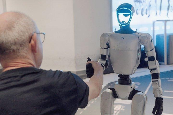 Shanghai Tech Tour: Driverless Car Ride & Humanoid Robots visit