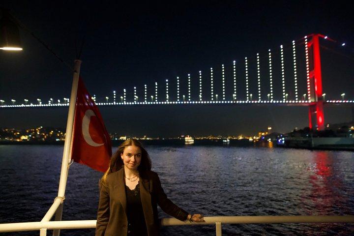 Cruzeiro com jantar com show turco em Istambul
