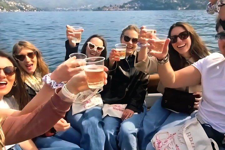 Lago di Como Tour in Barca Condiviso e Aperitivo con Prosecco