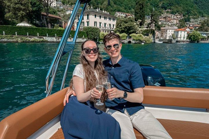 Lago di Como Tour in Barca Condiviso e Aperitivo con Prosecco