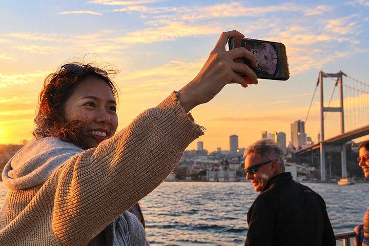 Istanbul Bosphorus Sunset Cruise com iate de luxo