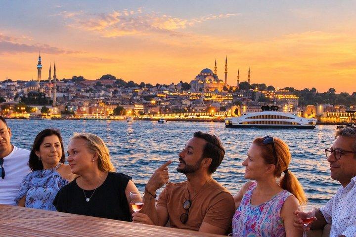 Istanbul Bosphorus Sunset Cruise com iate de luxo