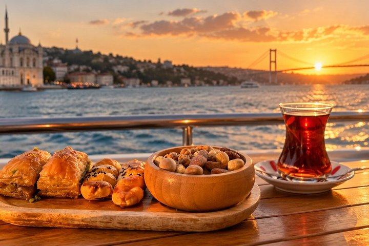 Istanbul Bosphorus Sunset Cruise com iate de luxo