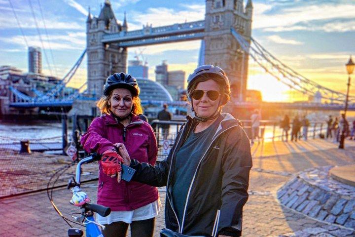 Fietstour bij zonsondergang in Londen