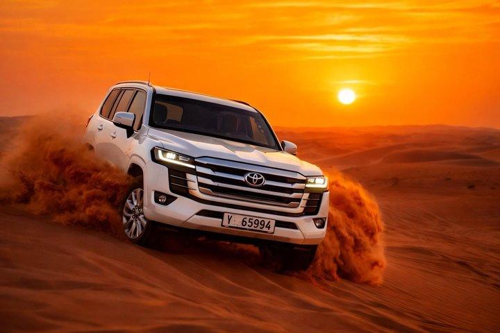 Safari nel deserto di Dubai con cena barbecue, giro in cammello e dune Bashing