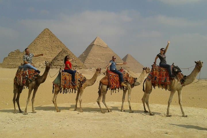 Private Tour To Giza Pyramids and Sphinx