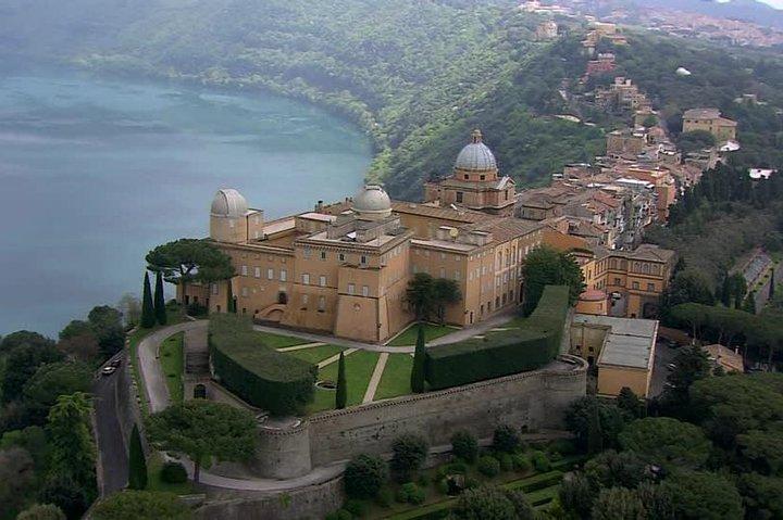 Tour privado por la campiña de Roma : Lagos, vino, comida y cultura