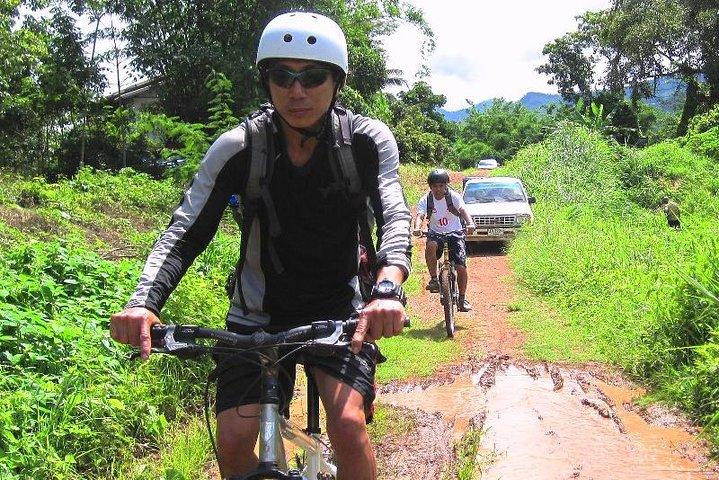 Viagem de bicicleta ao vale de Chiang Dao e Mae Taeng