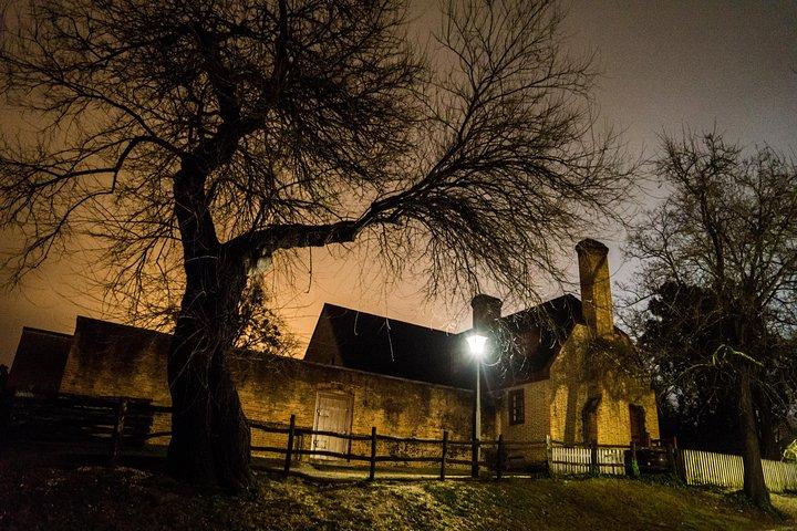 Whispers of Williamsburg Haunted Ghost Tour com opções adicionais