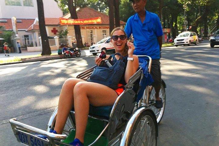 Excursão de Ciclo Privado de Meio Dia aos Destaques de Ho Chi Minh