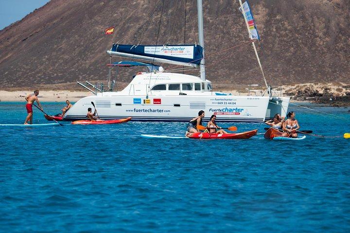 フェルテベントゥラからロボス島への4時間のボートトリップ(コンボデラックス)