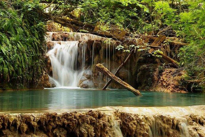 Excursion privée d'une journée aux cascades de Krushuna et à la grotte Devetashka