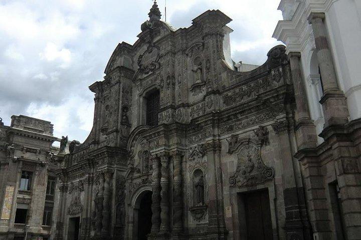 Tour privato della città di Quito, tesori coloniali e sapori locali