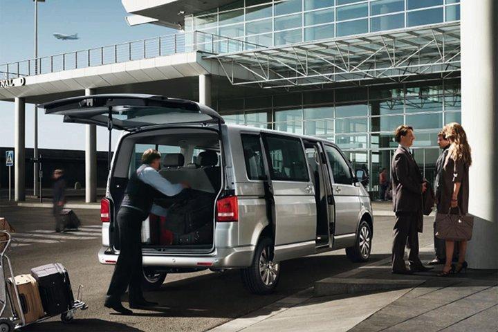 Dubai Airport Arrival Transfer (DXB) Private Meet & Greet Service