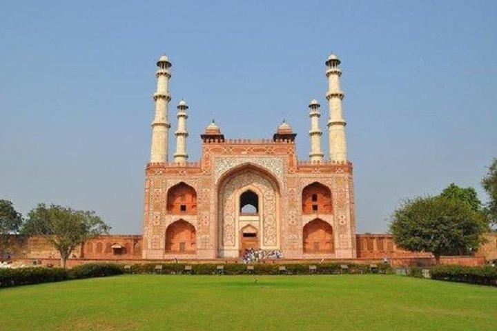 Tour privato delle tombe di Agra
