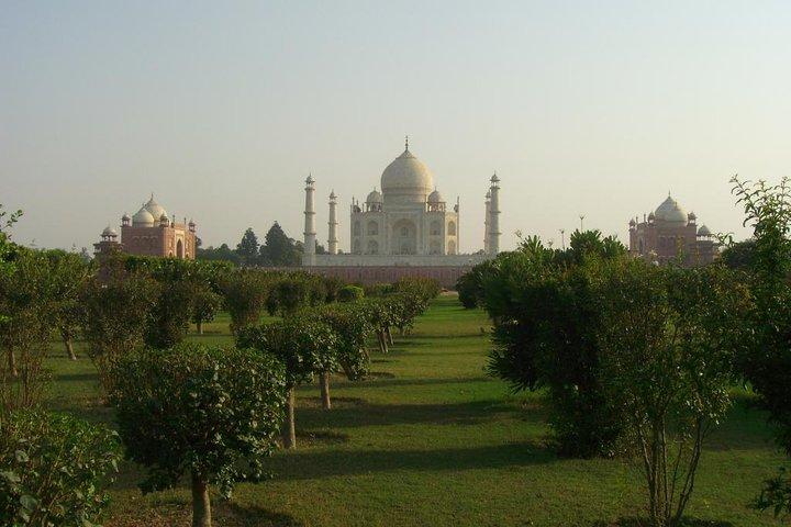 Historical Walking Tour through Former Mughal Agra Capital with Private transfer