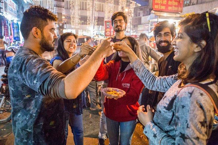 Delhi Food Walk : 人力車に乗ってストリートイーツ&マーケットツアー