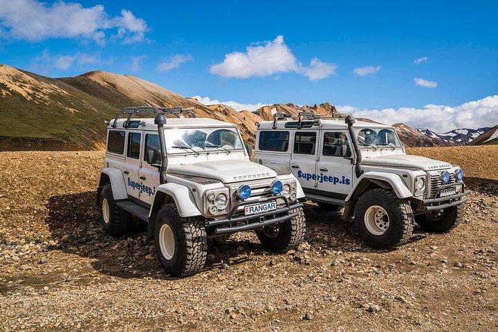 LandmannalaugarとHekla火山Reykjavikのスーパージープによる日帰り旅行