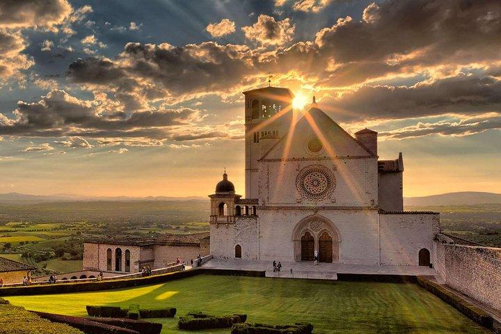 ローマからのアッシジ終日、羊皮紙と昼食に関する教皇の祝福が含まれています