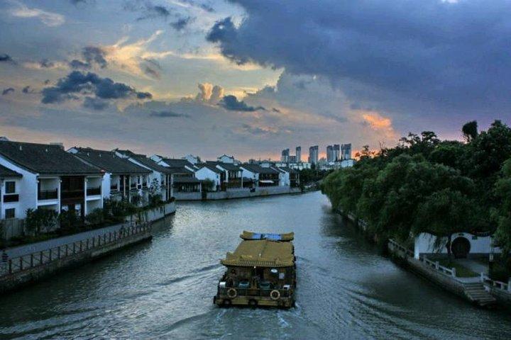 Suzhou Garden og Zhujiajiao Day Tour fra Shanghai af engelsk Driver Guide