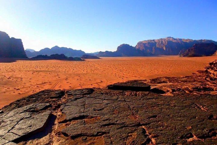 Fra Petra til Wadi Rum, så tilbage til Amman eller lufthavnen.